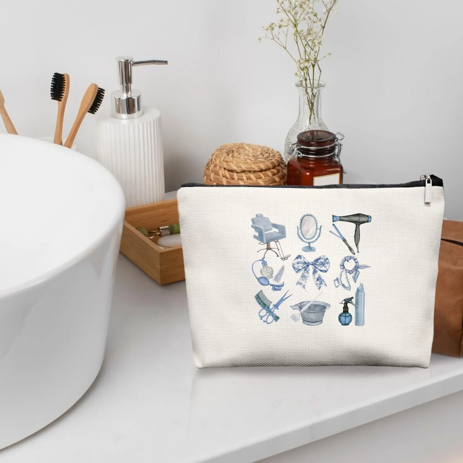 Blue Chinoiserie Bow Hairstylist Makeup Bag, Cosmetology Student Gift for Women, Cute Hairdresser Travel Pouch, Aesthetic Blue Toile Salon Organizer for Teen Girls, 7.5 x 10 in
