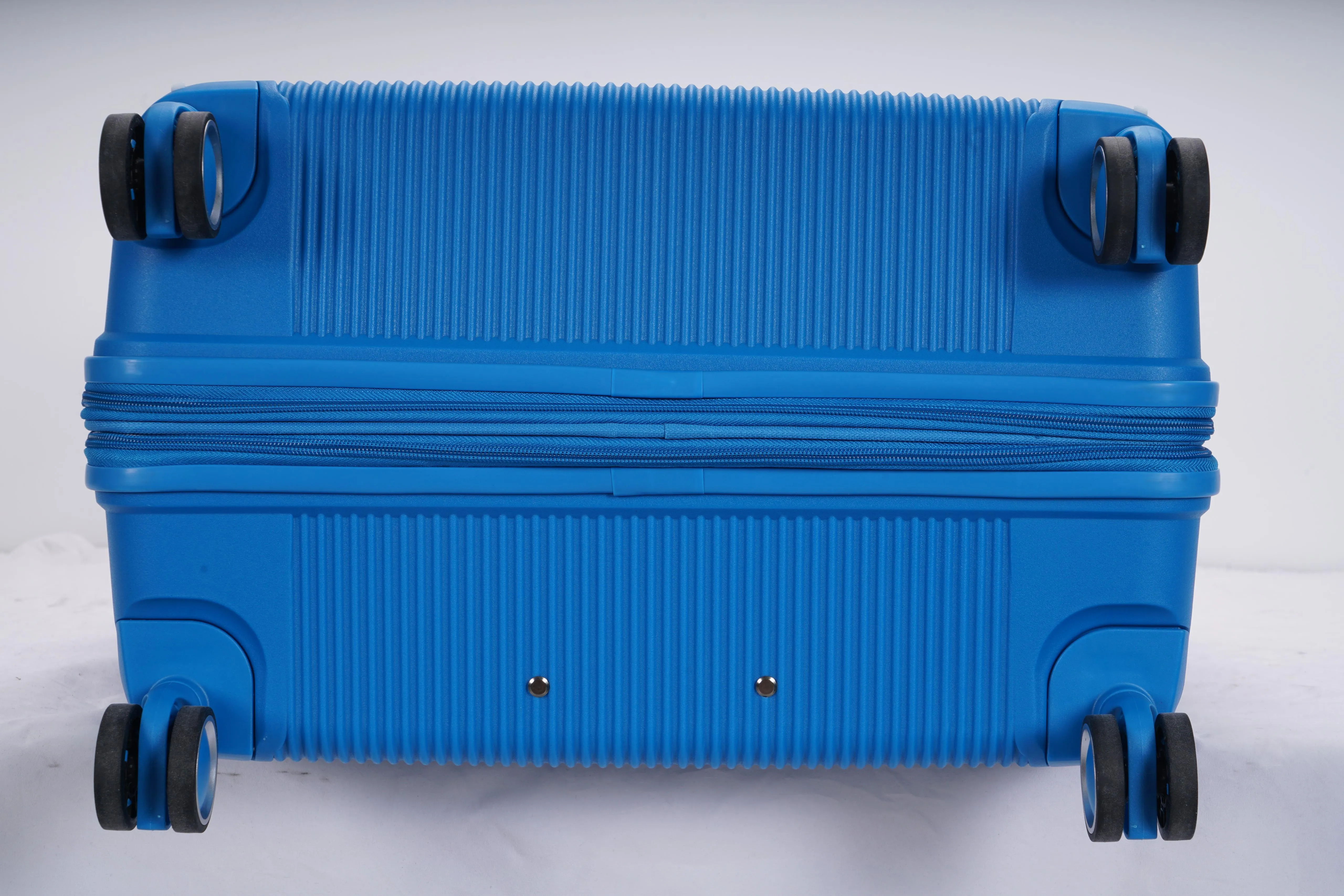 Justpack Pl106-  PP unbreakable 8 wheels Medium Luggage