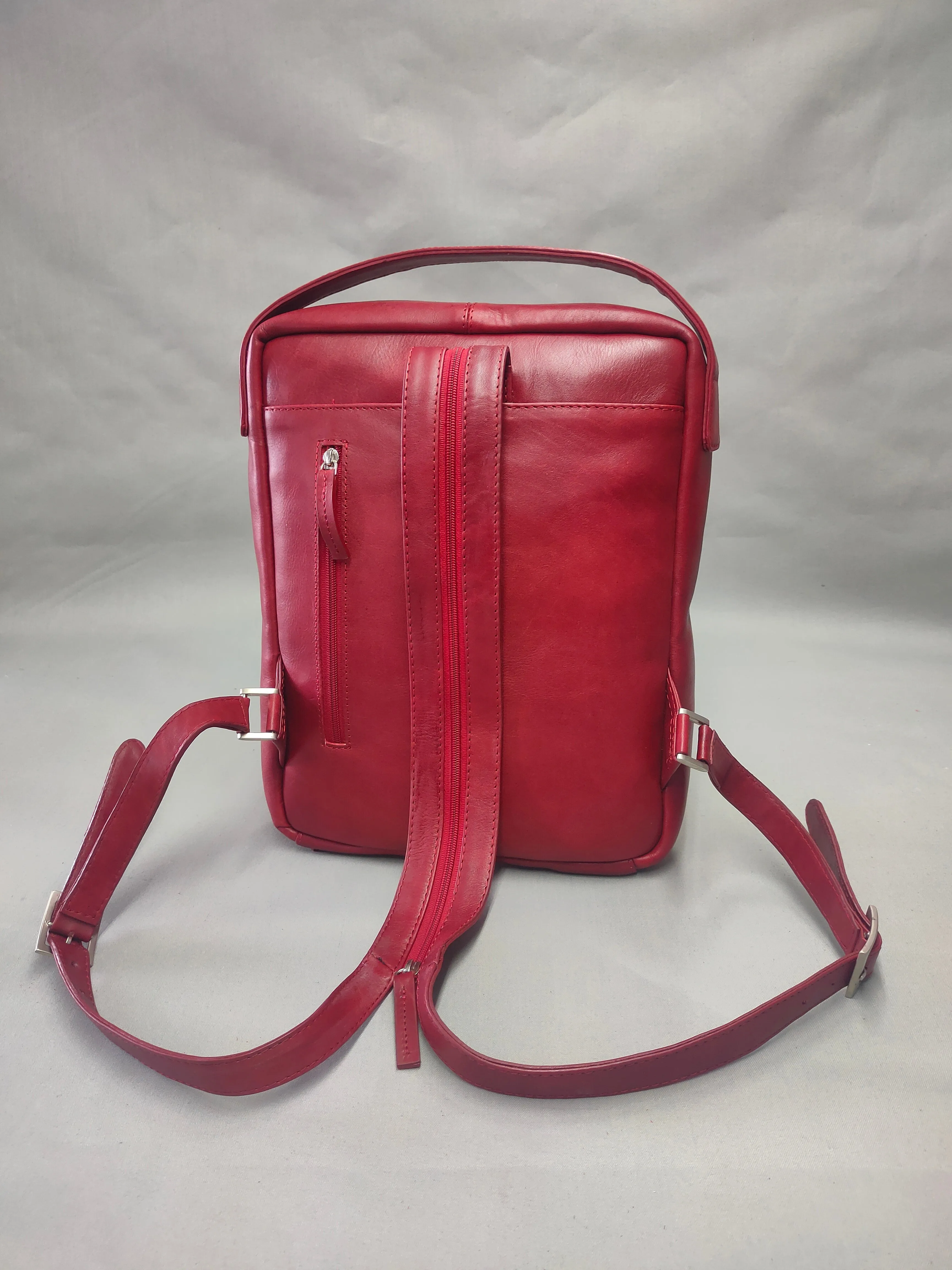 Kristoff backpack vachata red