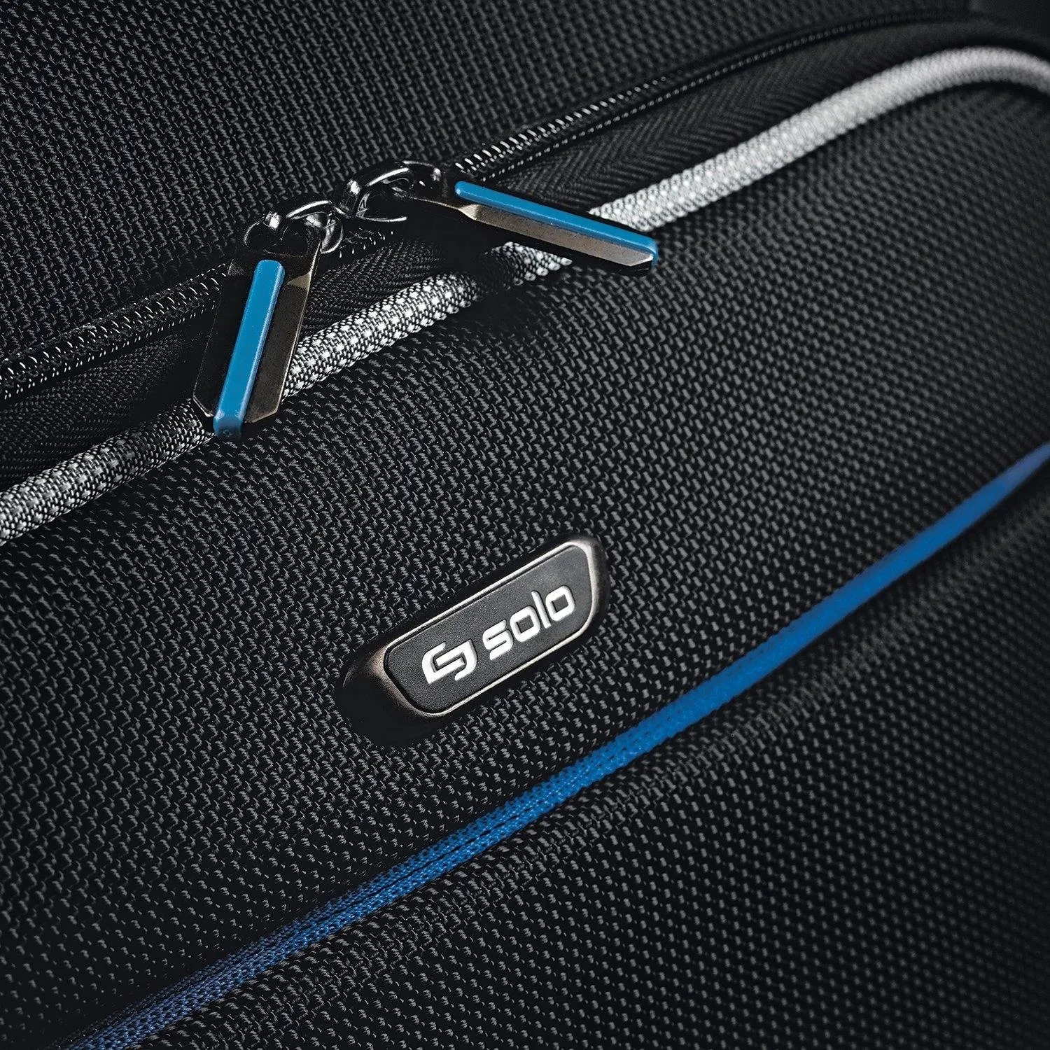 Solo Active 16" Rolling Overnighter Case