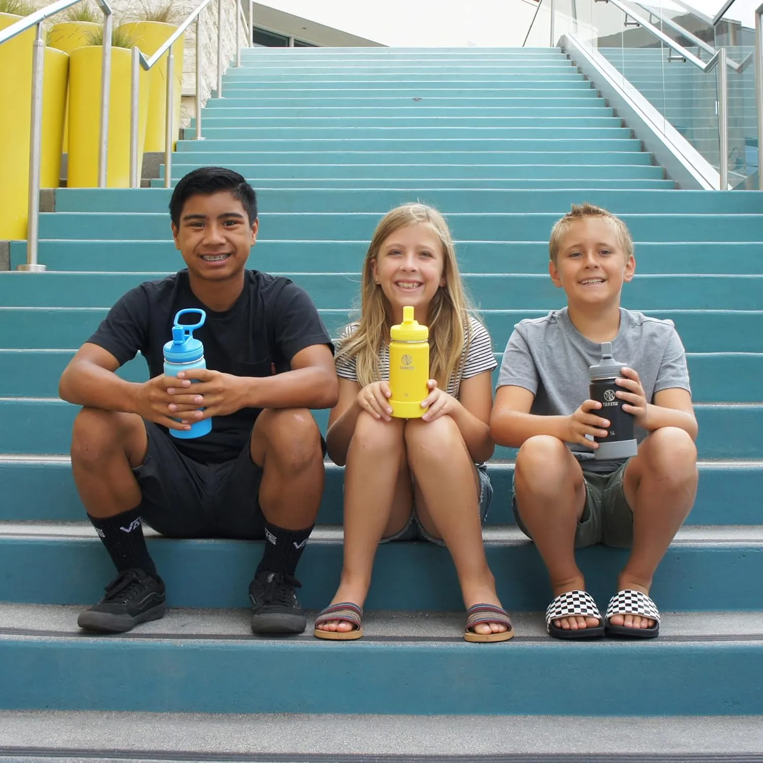 Takeya Actives Kids Water Bottle with Straw Lid - Stainless-Steel Double Wall Insulation - BPA-Free Bottle Lid with Carry Handle - Reusable Bottle & Straw Lid - 14 oz, Seafoam