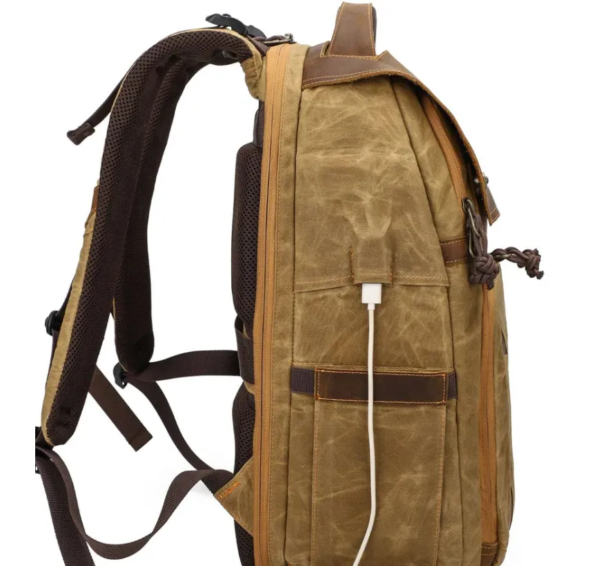 Vintage Camera Backpack | Sierra Nevada