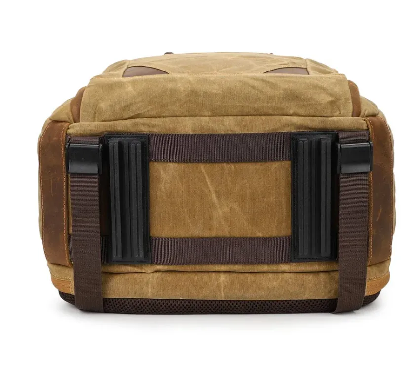 Vintage Camera Backpack | Sierra Nevada