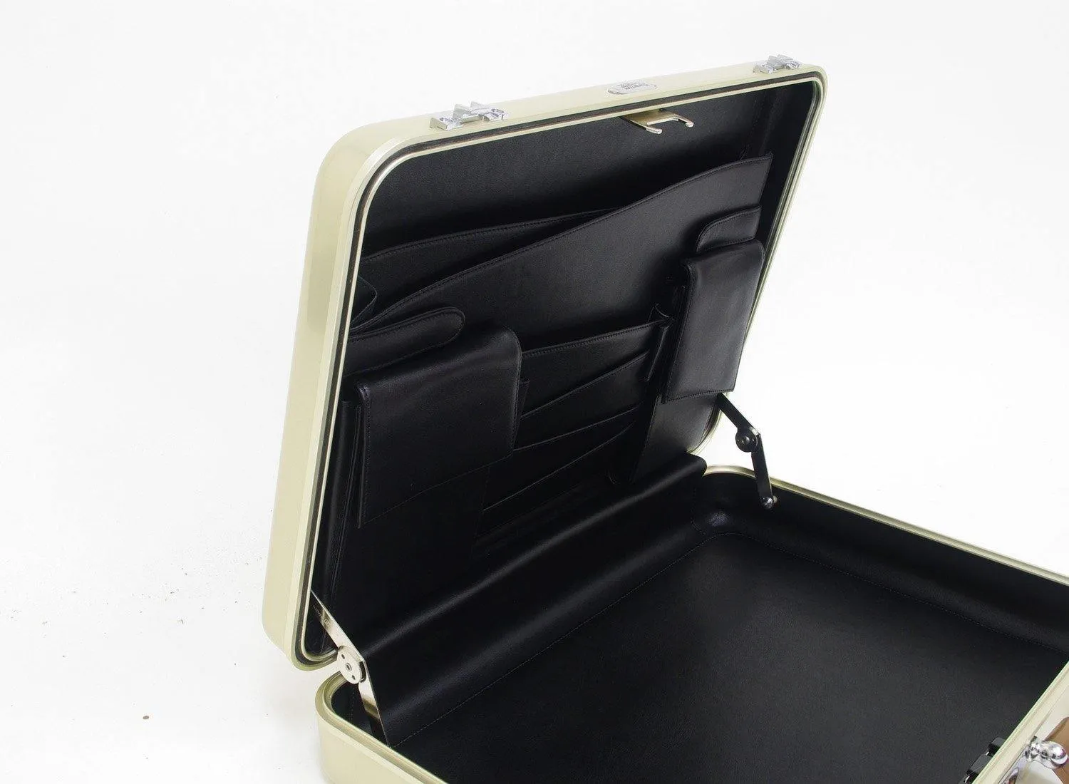 ZERO Halliburton Elite Series 3" Attache Case